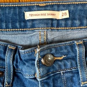 Levis 721 High Rose Skinny Jeans